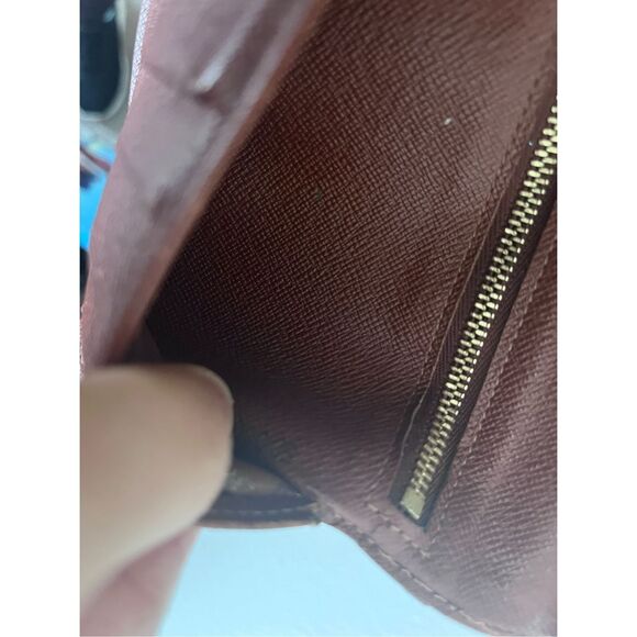 Louis Vuitton Viennois Kisslock Wallet - Picture 12 of 14
